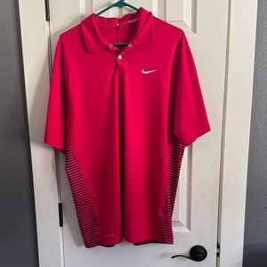 Stunning Mens size Large Nike Tiger Woods collection Sunday red golf shirt.